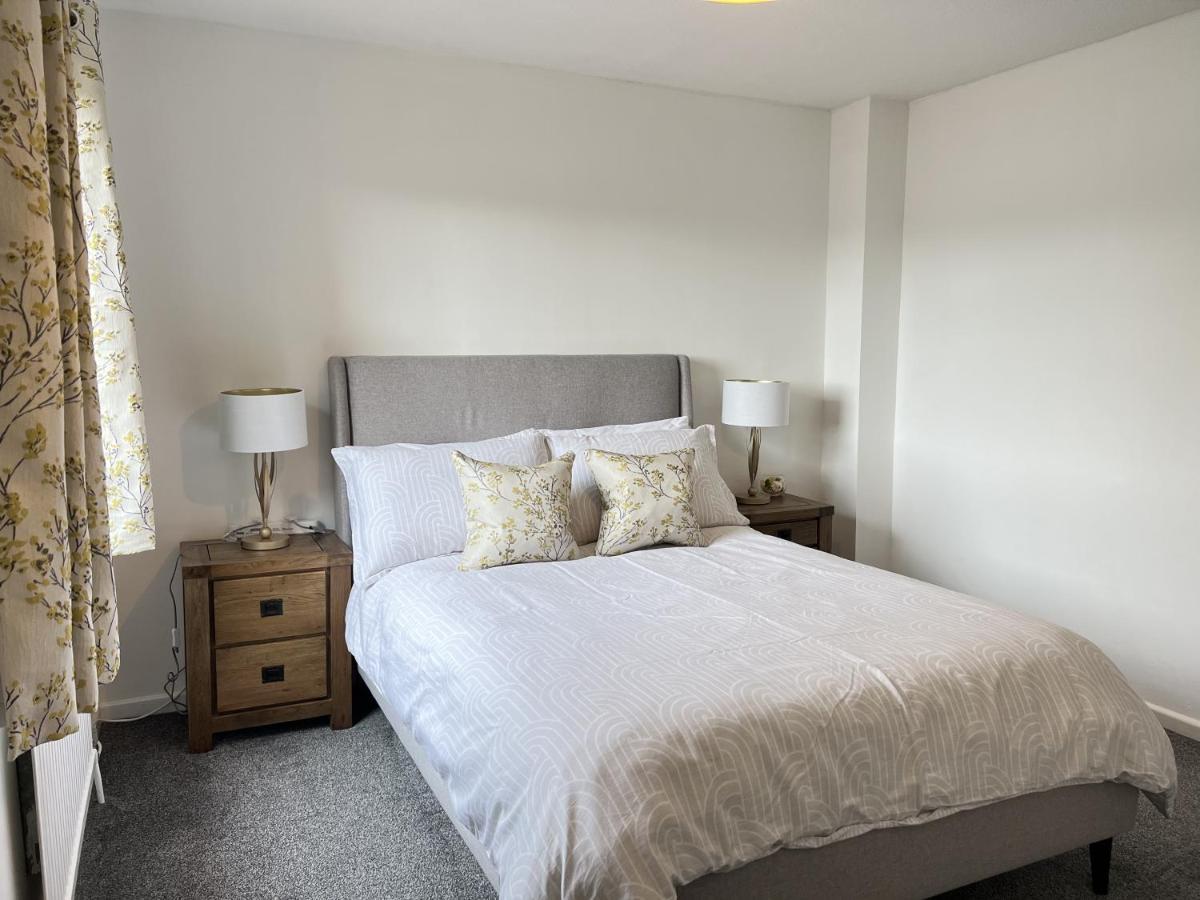 Modern 2 Bed Townhouse Just Outside City Walls With Free Private Parking York Exterior photo