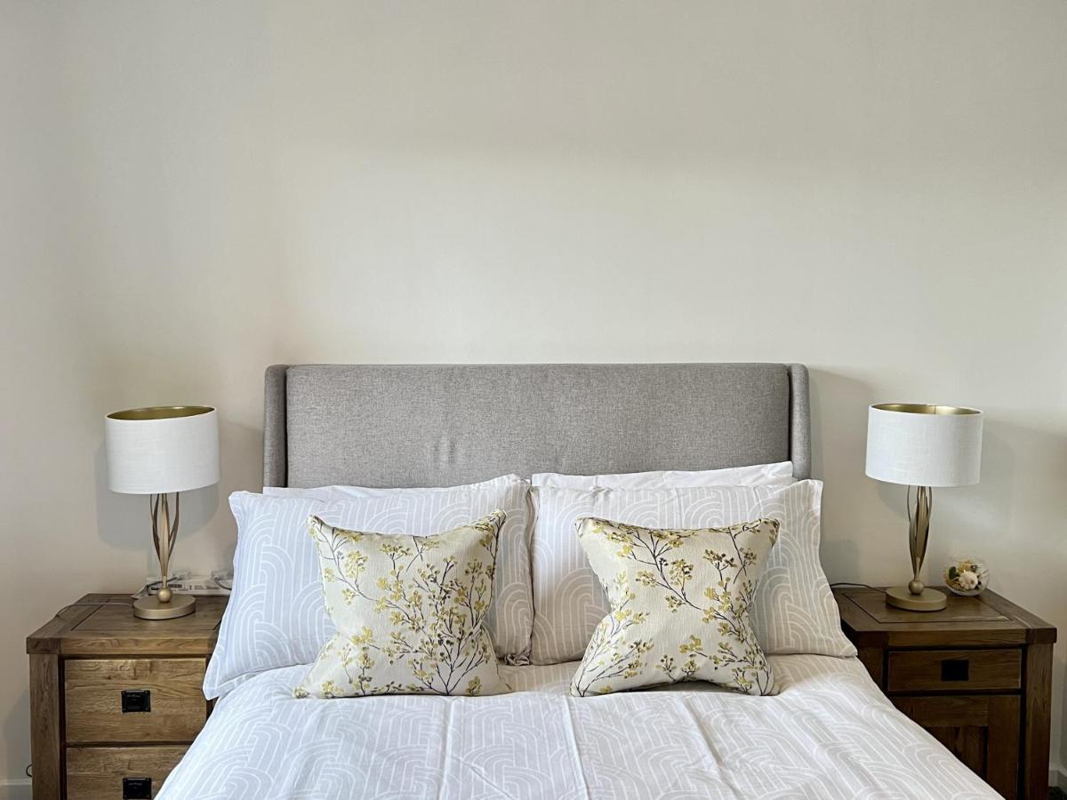 Modern 2 Bed Townhouse Just Outside City Walls With Free Private Parking York Exterior photo