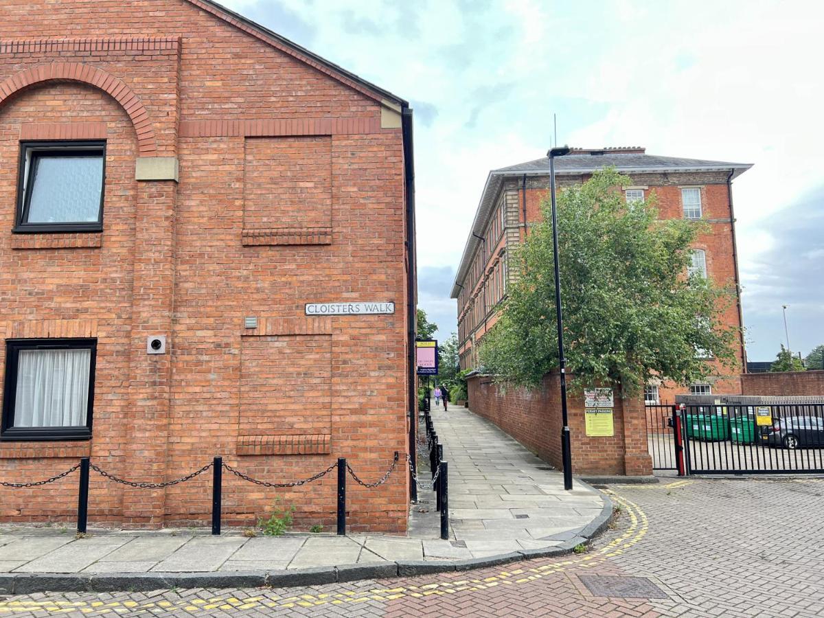 Modern 2 Bed Townhouse Just Outside City Walls With Free Private Parking York Exterior photo