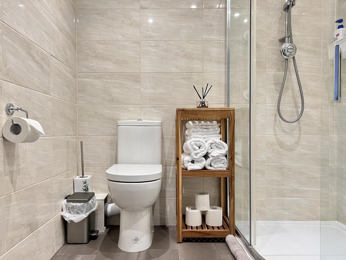 Modern 2 Bed Townhouse Just Outside City Walls With Free Private Parking York Exterior photo