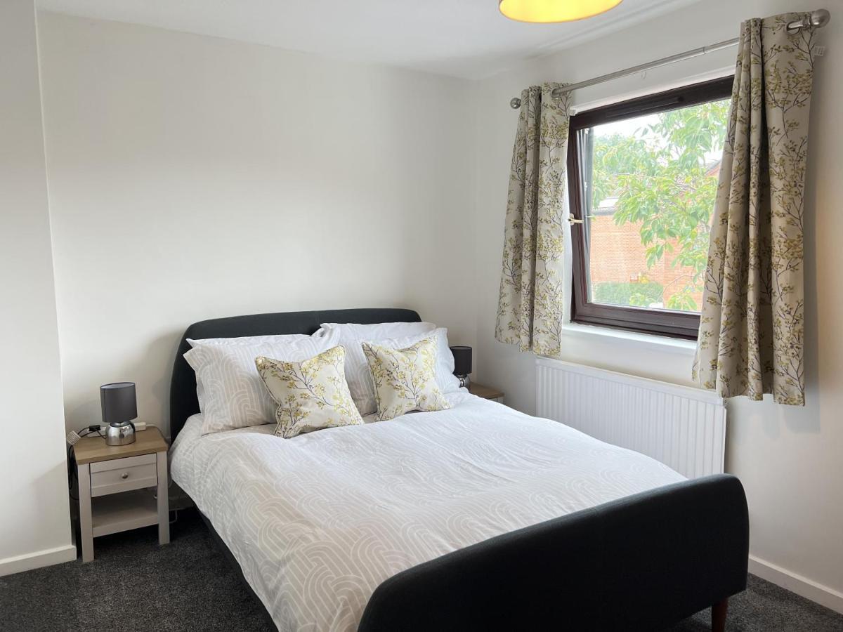 Modern 2 Bed Townhouse Just Outside City Walls With Free Private Parking York Exterior photo
